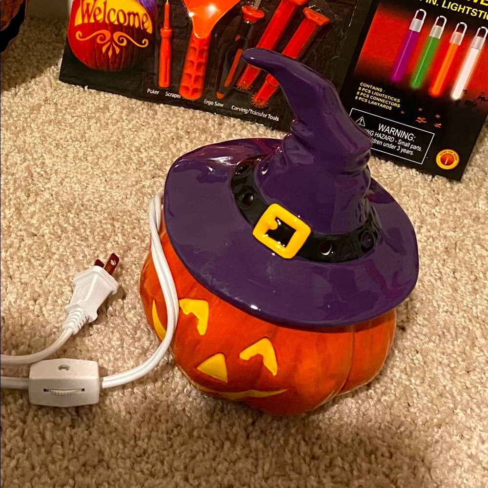 Scentsy Jack-O-Lantern warmer. EUC